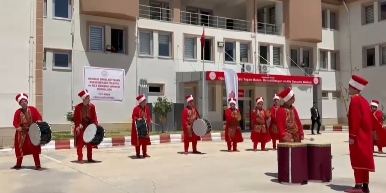 Özel Bireylerden Oluşan Mehteran Takımından Özel Performans