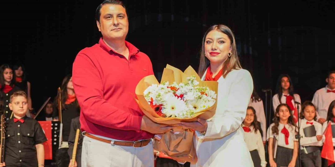 Şehitkamil Çocuk Orkestrasından Coşkulu 19 Mayıs Konseri