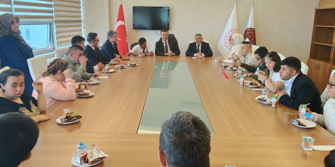 Adıyaman Adliyesi’nde Down Sendromlu Çocuklardan "Sevgi Davası"