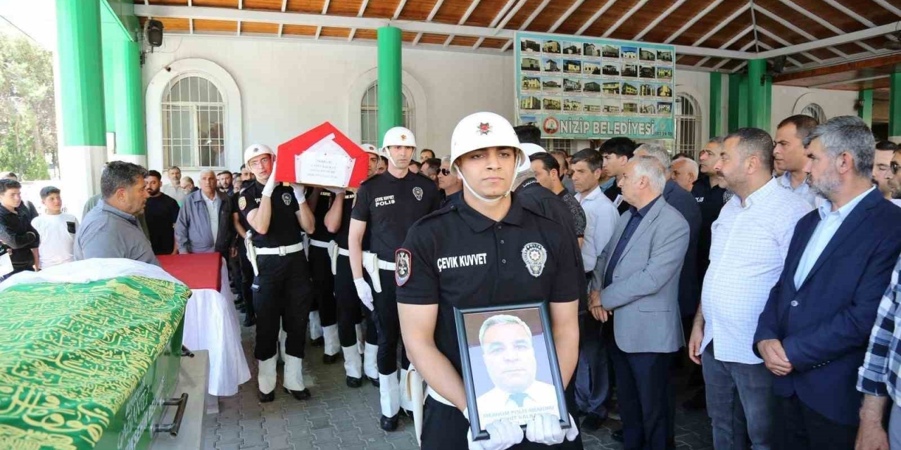 Geçirdiği Rahatsızlık Sonrası Hayatını Kaybeden Polis Memuru Son Yolculuğuna Uğurlandı