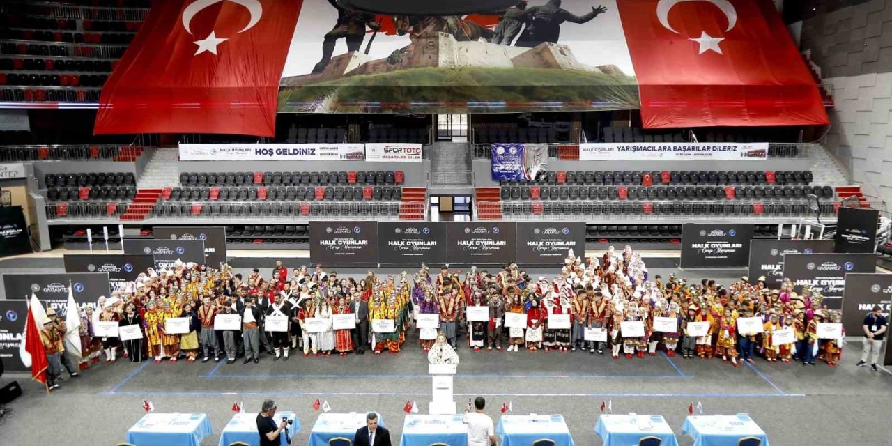 Gaziantep’te ’türkiye Halk Oyunları Kulüpler Arası Bölge Şampiyonası’ Düzenlendi