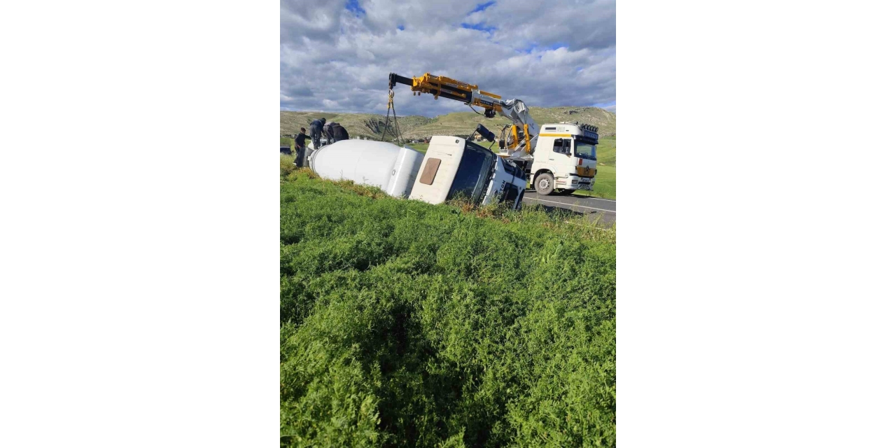 Beton Mikseri Devrildi: 1 Yaralı