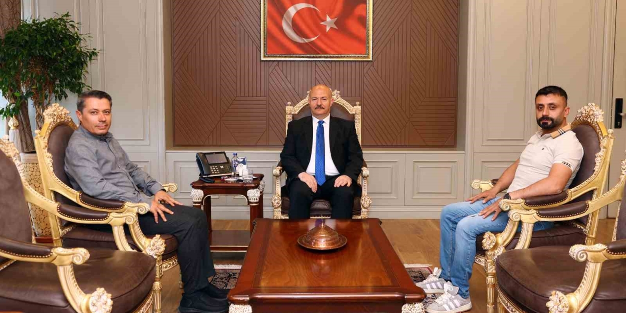 Vali Abdullah Küçük’e Basın Mensuplarından Ziyaret