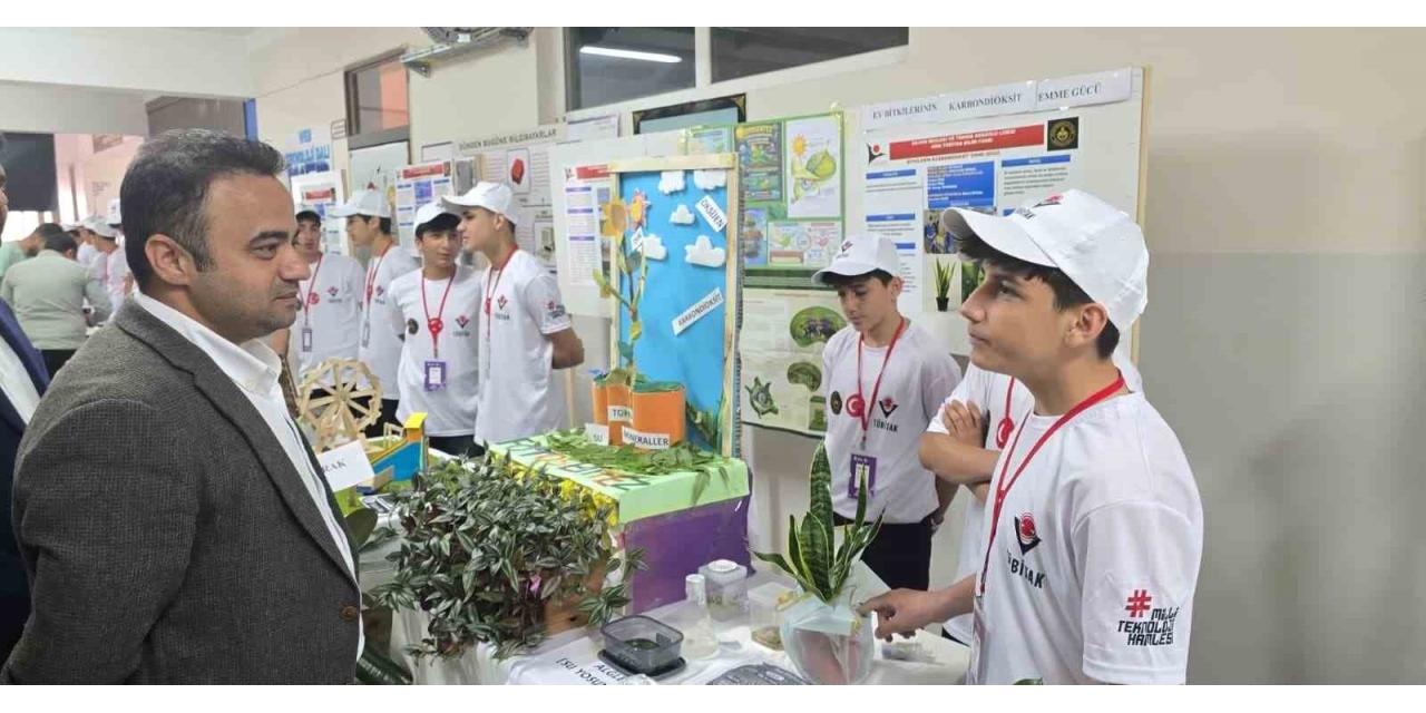 Silvan’da Tübitak 4006 Bilim Fuarı Rüzgarı