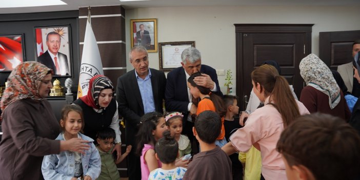 Kahta Belediyesi’nde Bayramlaşma Programı Yoğun Katılımla Gerçekleştirildi