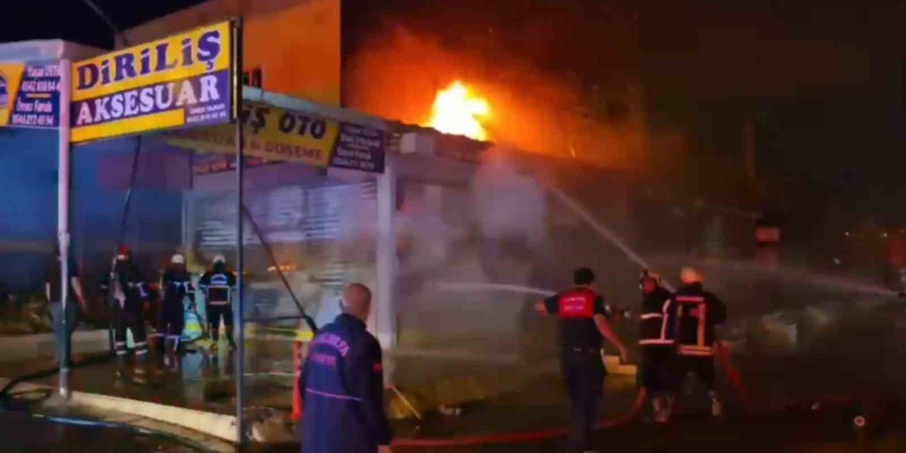 Şanlıurfa’da İki İş Yerinde Çıkan Yangın Kontrol Altına Alındı