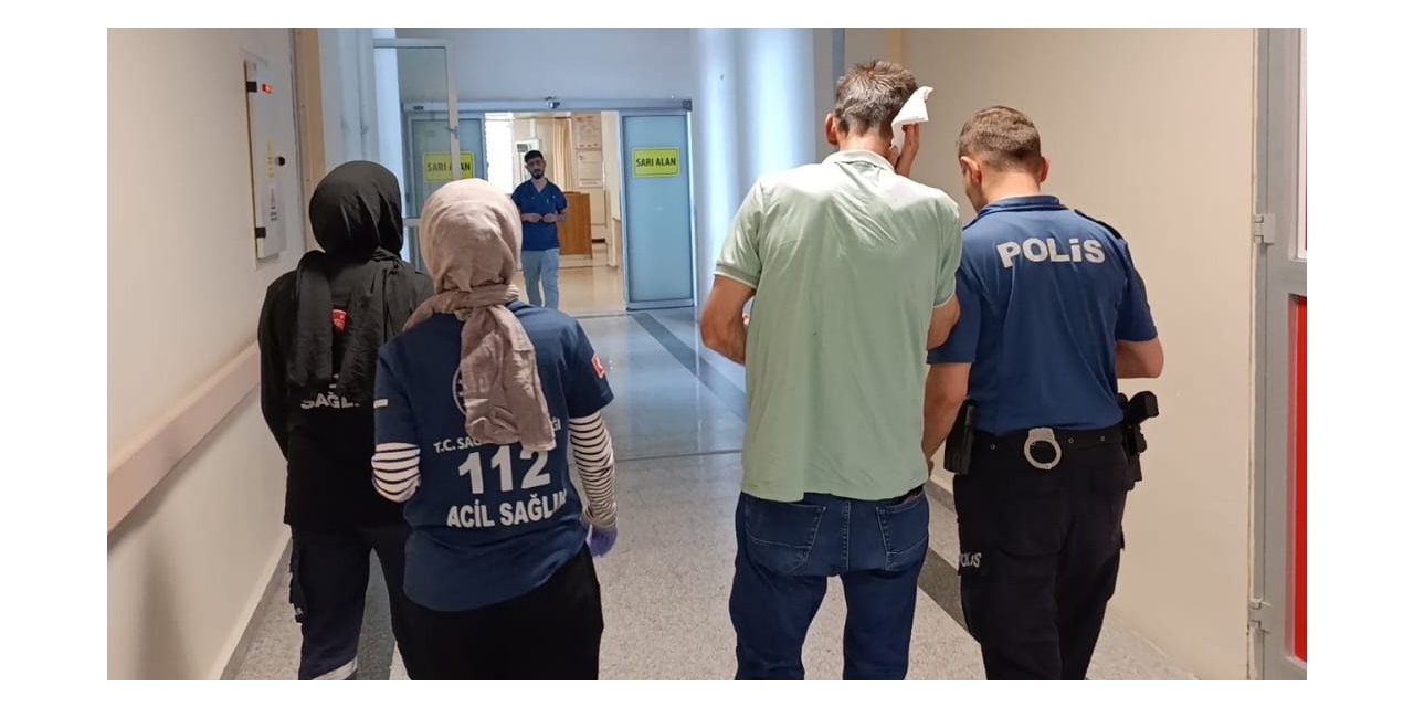 İnşaattan Düşen Malzeme Yayaya İsabet Etti: 1 Yaralı