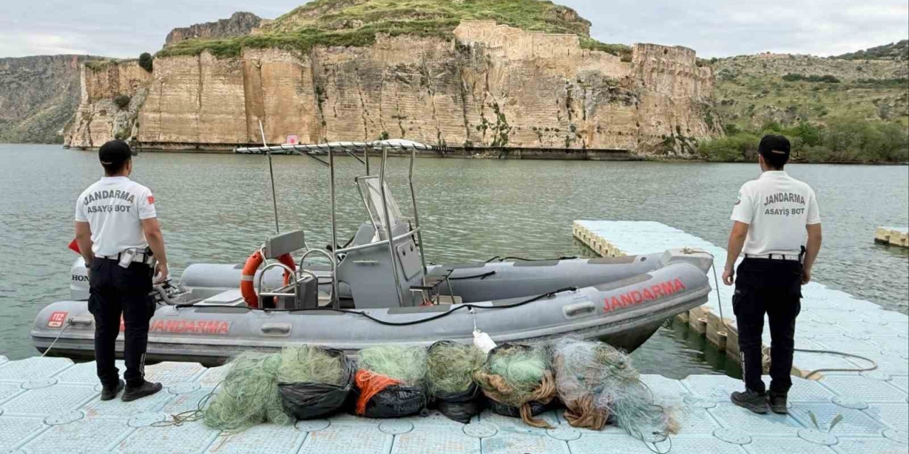 Ağ İle Avlanma Yasağına Uymayan 3 Şahsı Jandarma Yakaladı