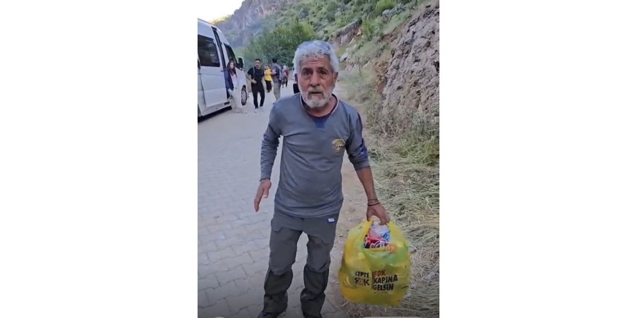 Duyarlı Vatandaş Piknik Alanındaki Çöpleri Elleriyle Topladı
