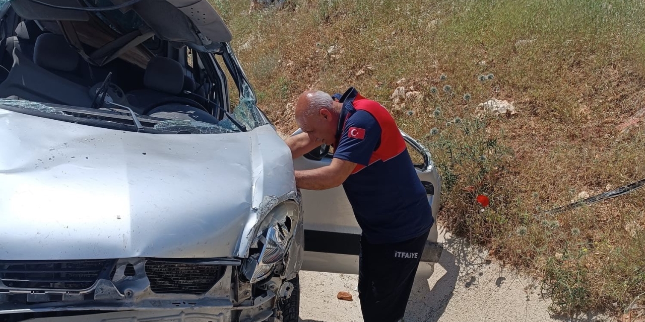 Hafif Ticari Araç Takla Attı: 1 Ölü, 1 Yaralı
