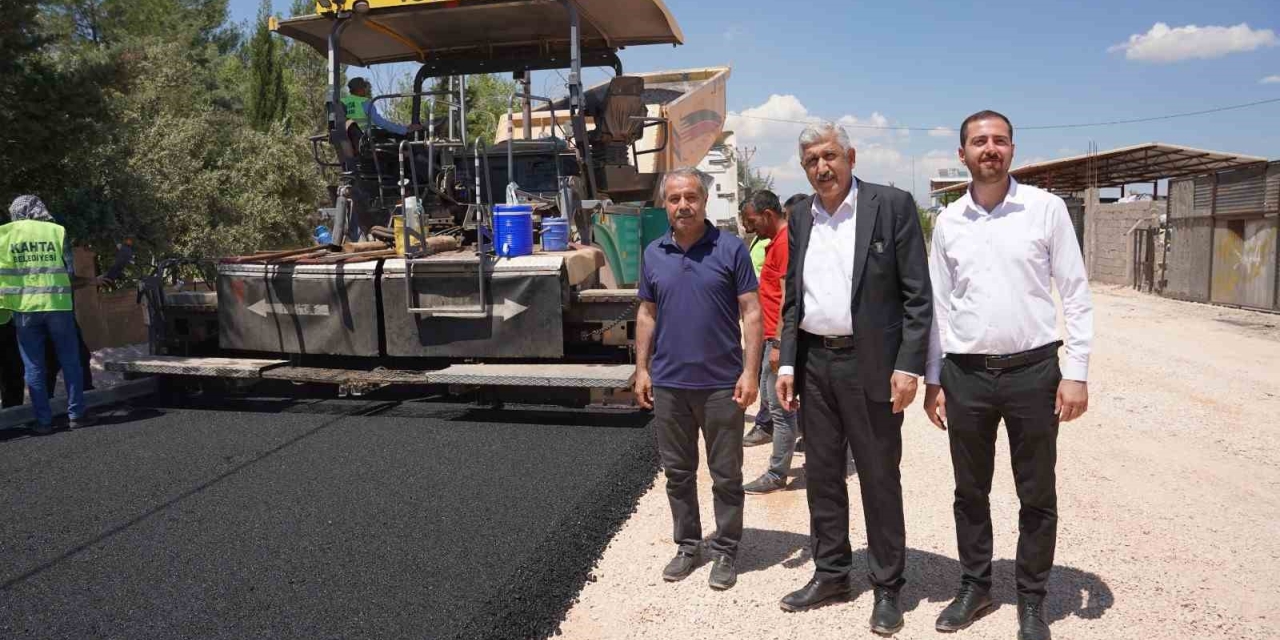 Kahta Belediyesi Yılın İlk Asfalt Serimini Gerçekleştirdi