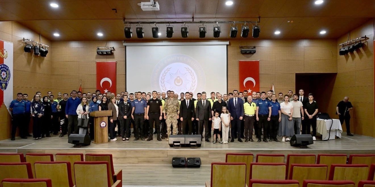 Adıyaman’da Emniyet Personeline Moral Ve Motivasyon Semineri
