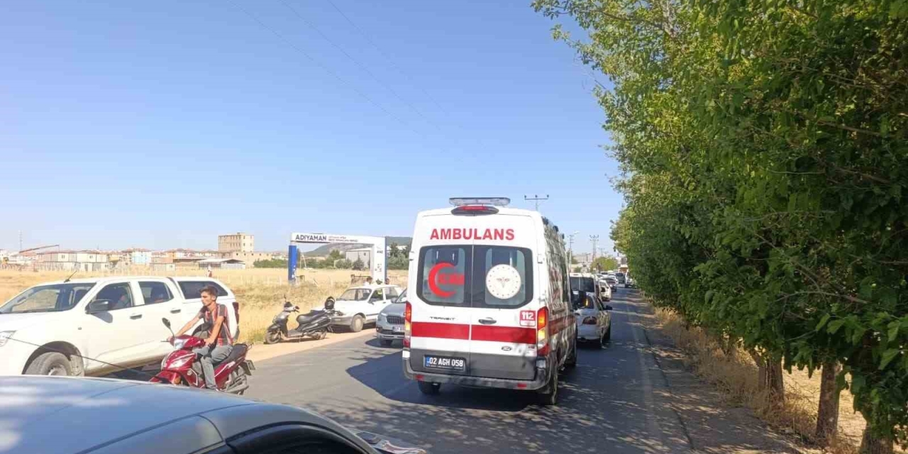 Adıyaman’da Otomobil İle Araç Çarpıştı: 1 Yaralı