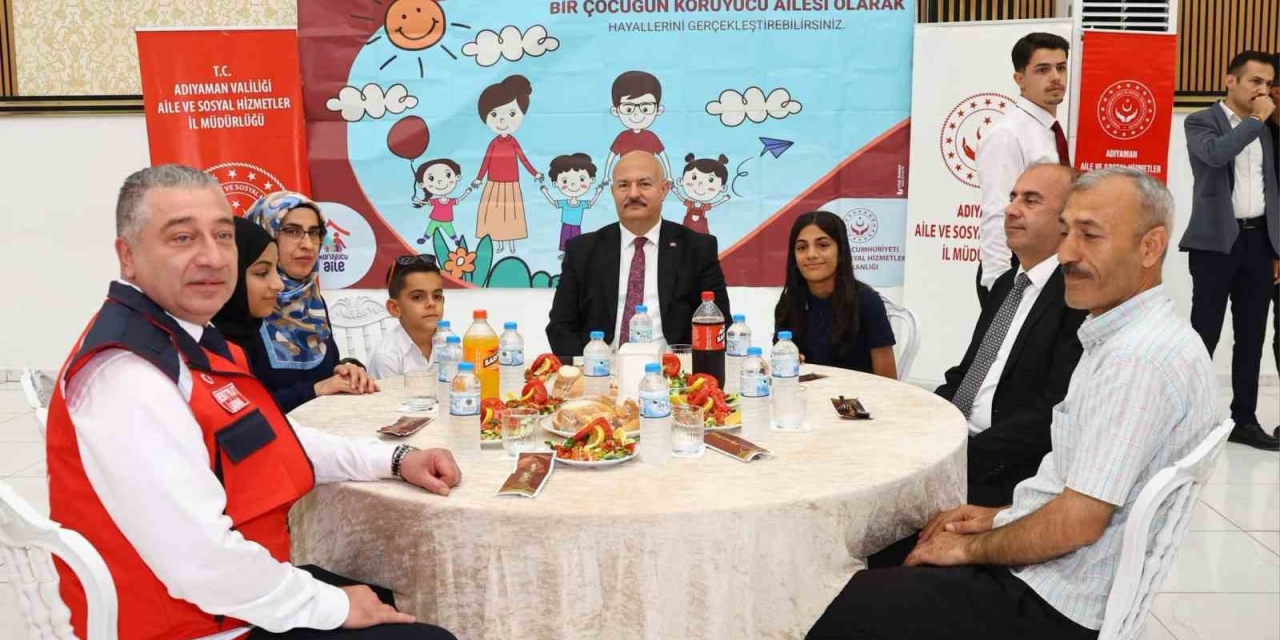 Koruyucu Aile Günü’nde Aileler Ve Çocuklar Aynı Sofrada Buluştu