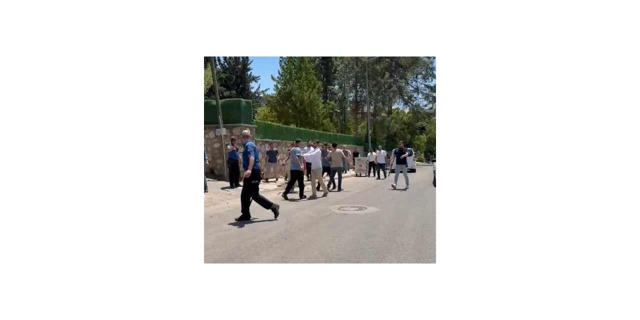 Kavga Eden Şahıslara Biber Gazıyla Müdahale Edildi