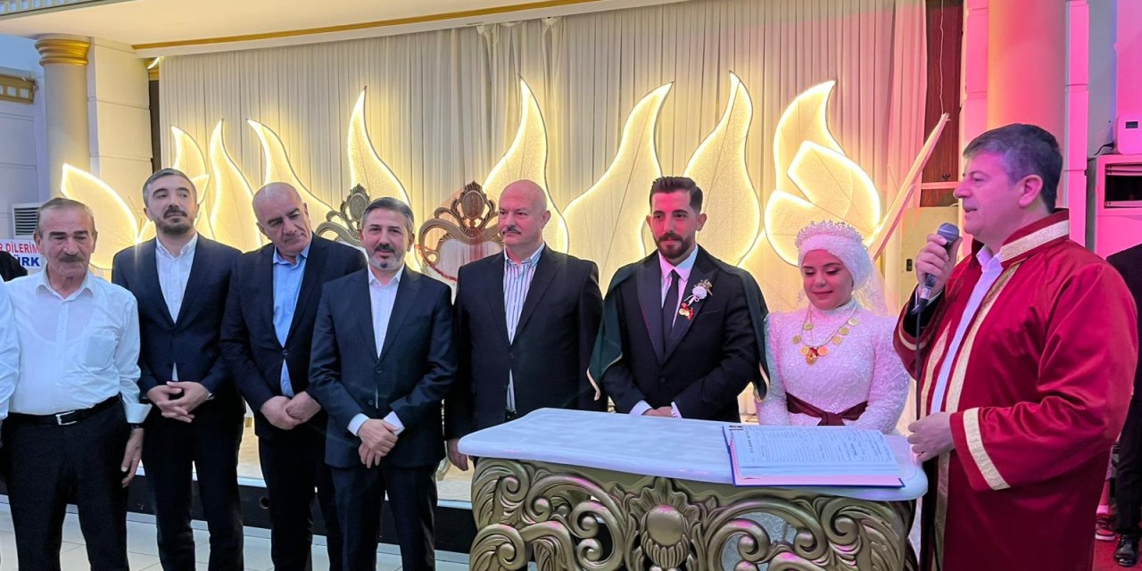 Taş ve Demiralp ailelerinin mutlu günü
