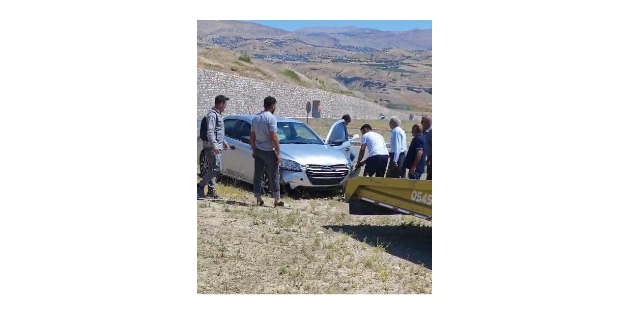 Motosiklete Çarpmamak İçin Manevra Yapınca Kaza Yaptı: 1 Yaralı