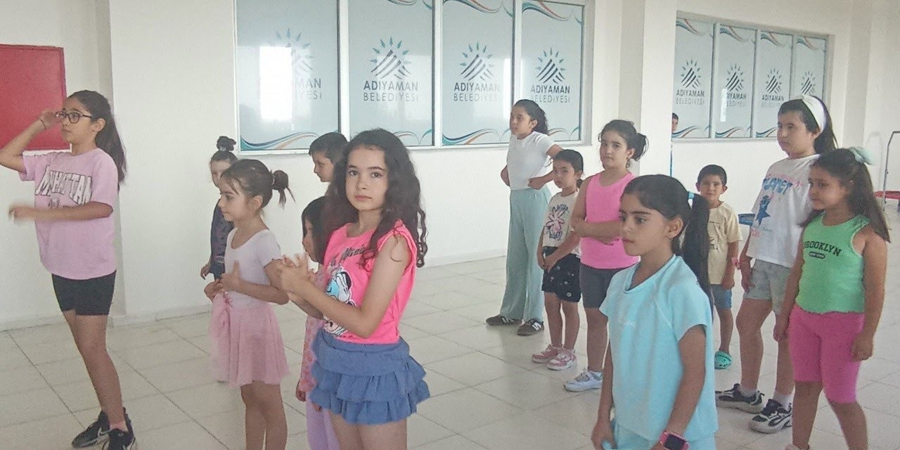 Çocuklar Zumba İle Hem Eğleniyor Hem Spor Yapıyor