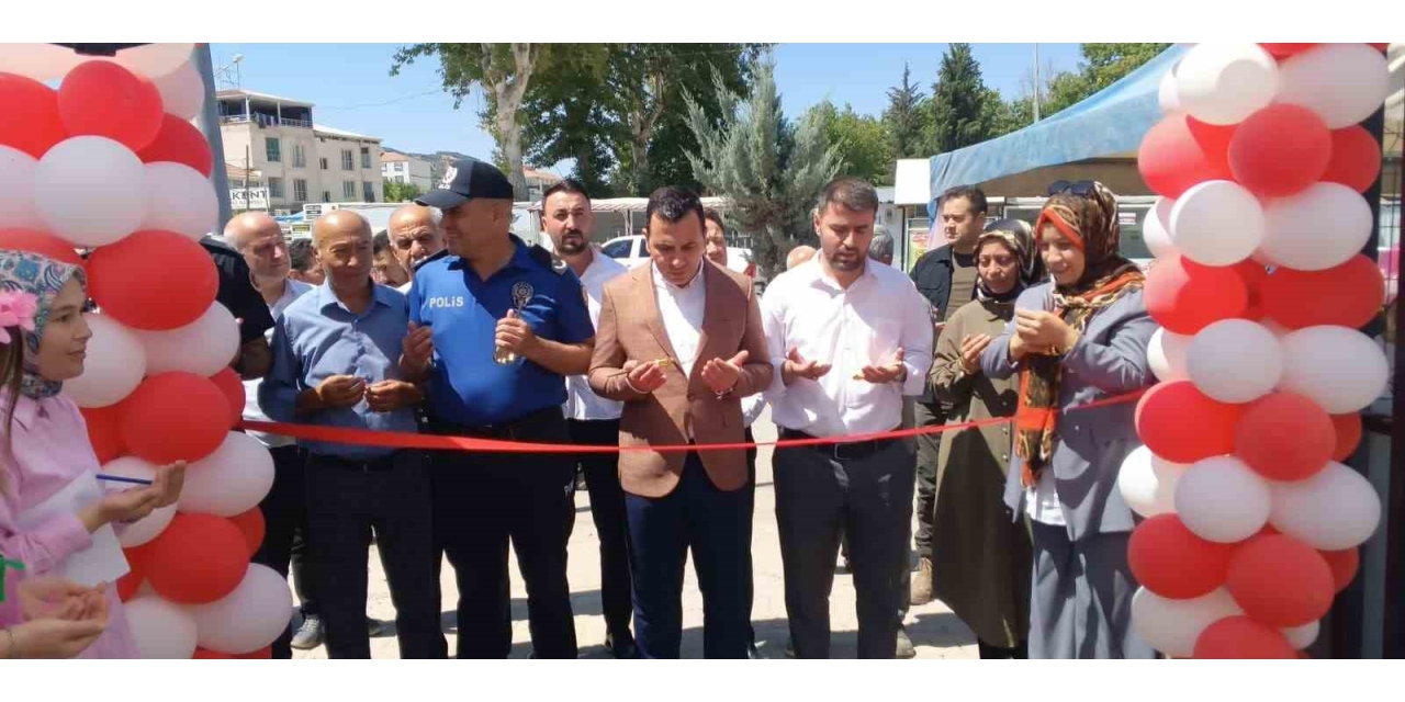 Kaymakam Algın, Adem Yıl Sonu Sergisine Katıldı