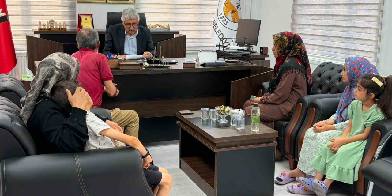 Başkan Hallaç, Halk Buluşmaları’nda Vatandaşların Taleplerini Dinledi