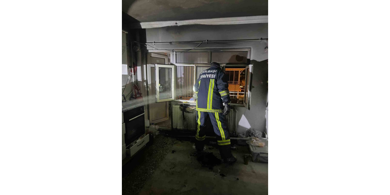 Ev Yangınında Bir Kişi Dumandan Etkilendi