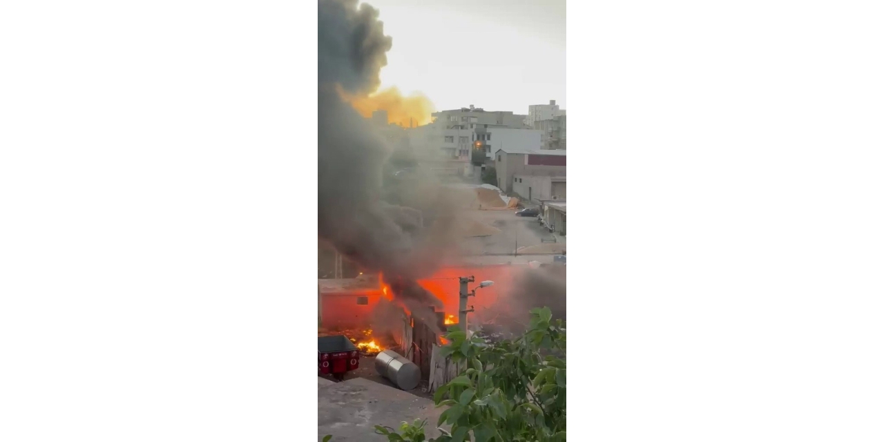 Kahta'daki Hurdalık Yangını Korkuttu