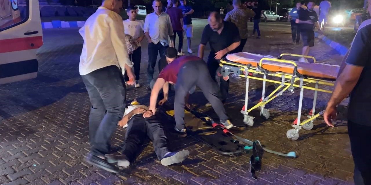 Adıyaman’da İki Otomobilin Çarpıştığı Kazada 3 Kişi Yaralandı