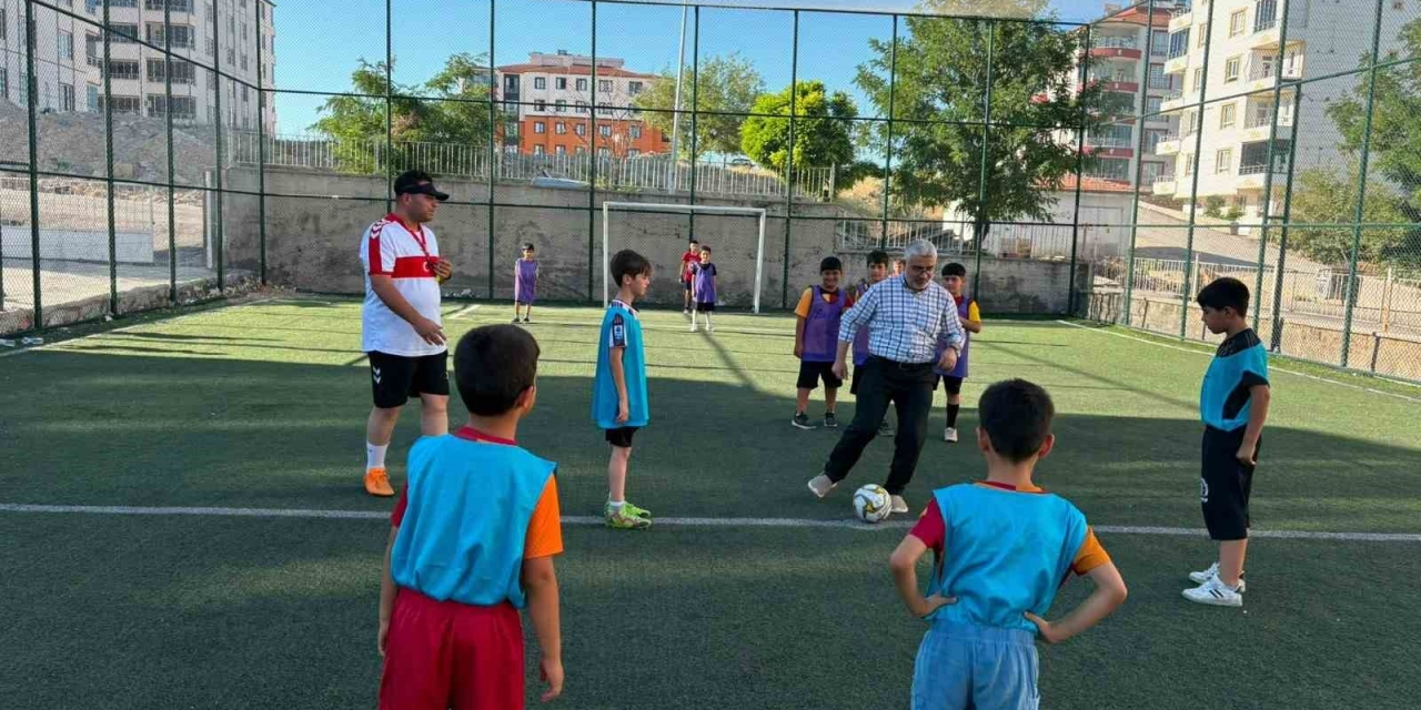 Besni’de Yaz Kur’an Kursları Arası Futbol Turnuvası Başladı