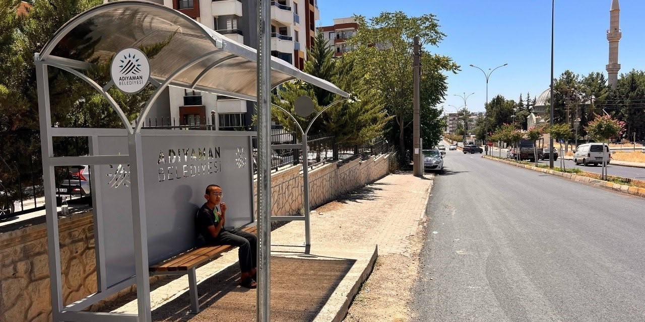 Adıyaman’da Otobüs Durakları Yenileniyor
