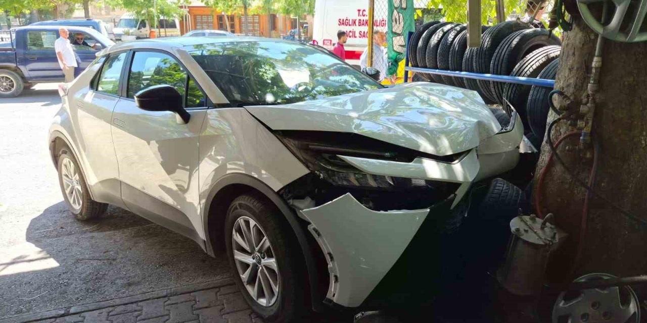 Adıyaman’da Otomobilin Çarptığı Yaya Yaralandı