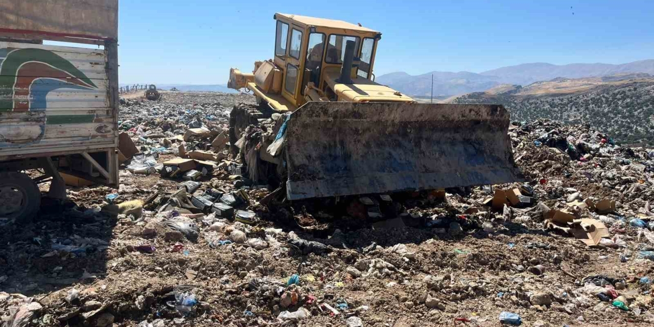 Adıyaman’da 7 Ton Kaçak Nargile Tütünü İmha Edildi