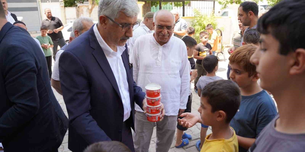 Başkan Hallaç, Muhammediye Camii’nde Minik Gönüllere Dokundu