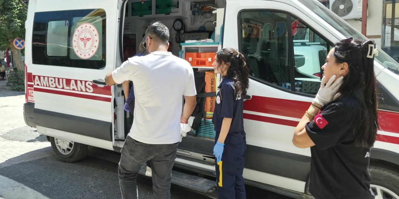 Bıçaklı Saldırıya Uğrayan Kişi Yaralandı