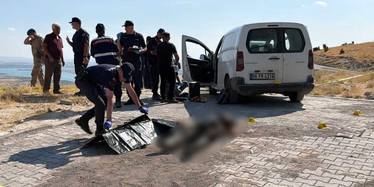 Mezarlık Yanında Silahla Vurulmuş Erkek Cesedi Bulundu
