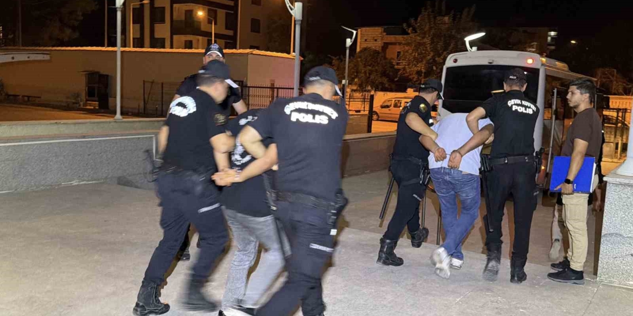 Kirveler Suç Örgütüne Darbe: 5 Şüpheli Tutuklandı