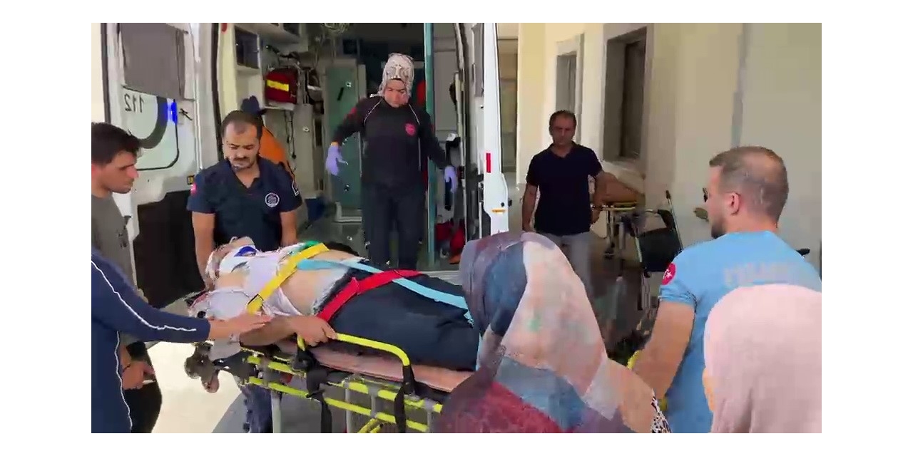 İki Otomobil Çarpıştı: 1’i Çocuk 4 Yaralı