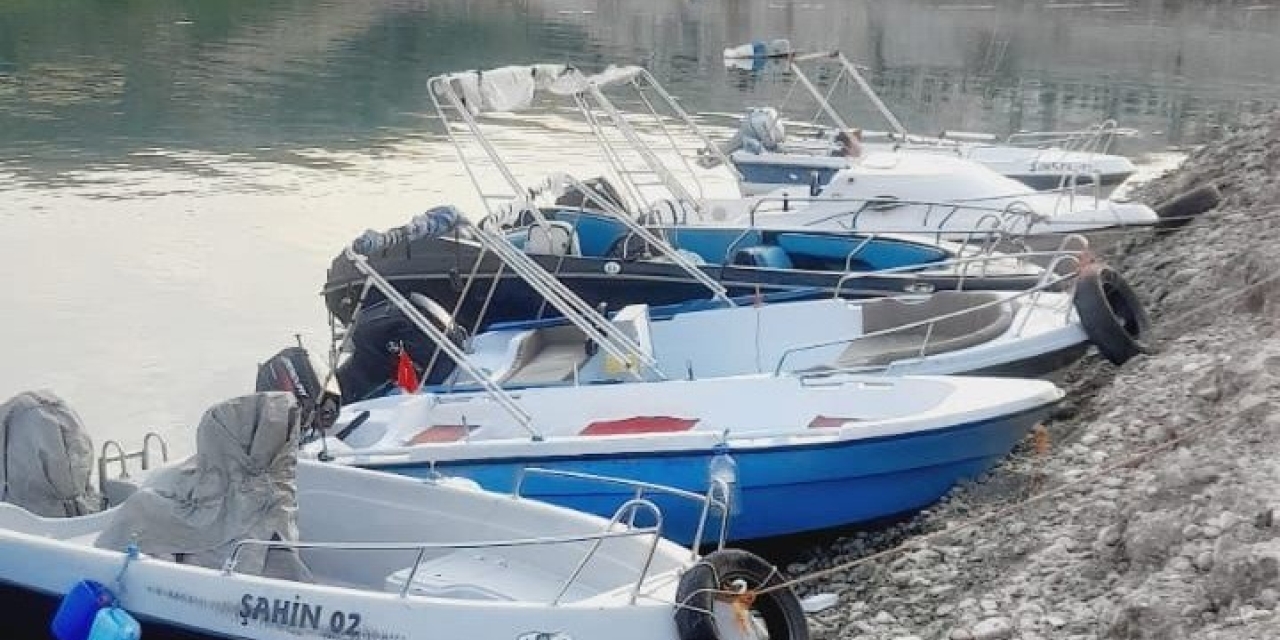 Zabıtanın Uyarısının Ardından Teknecilerden Liman Çağrısı