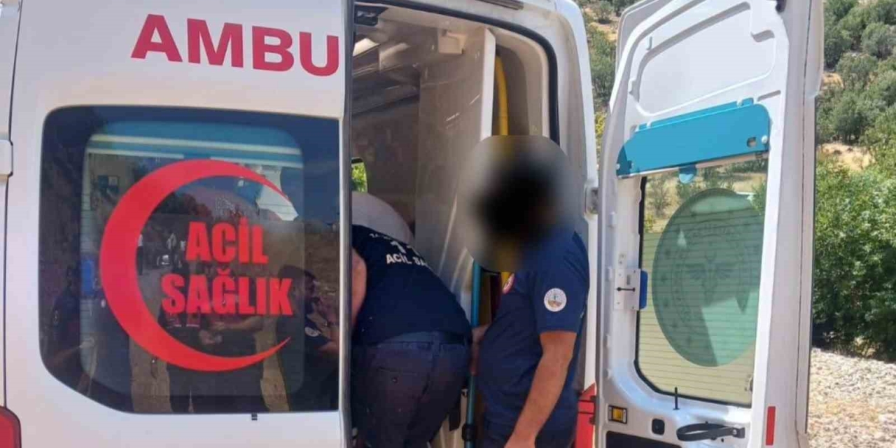 Kahta-siverek Yolunda Kaza: 4 Yaralı