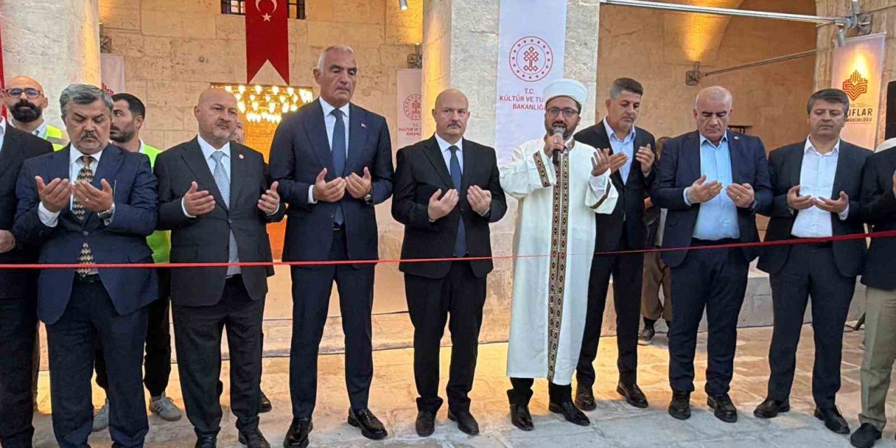 Depremde Hasar Gören Tarihi Musalla Camii Yeniden İbadete Açıldı