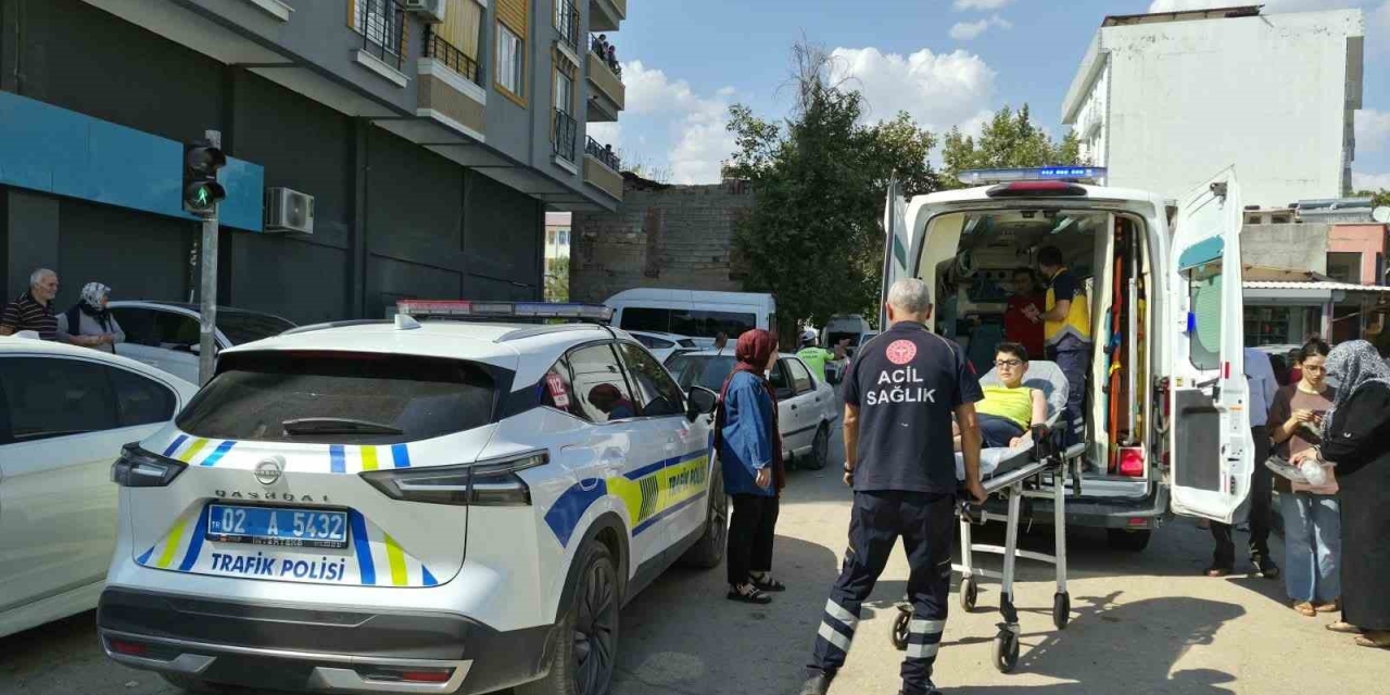 Otomobilin Çarptığı 10 Yaşındaki Çocuk Yaralandı