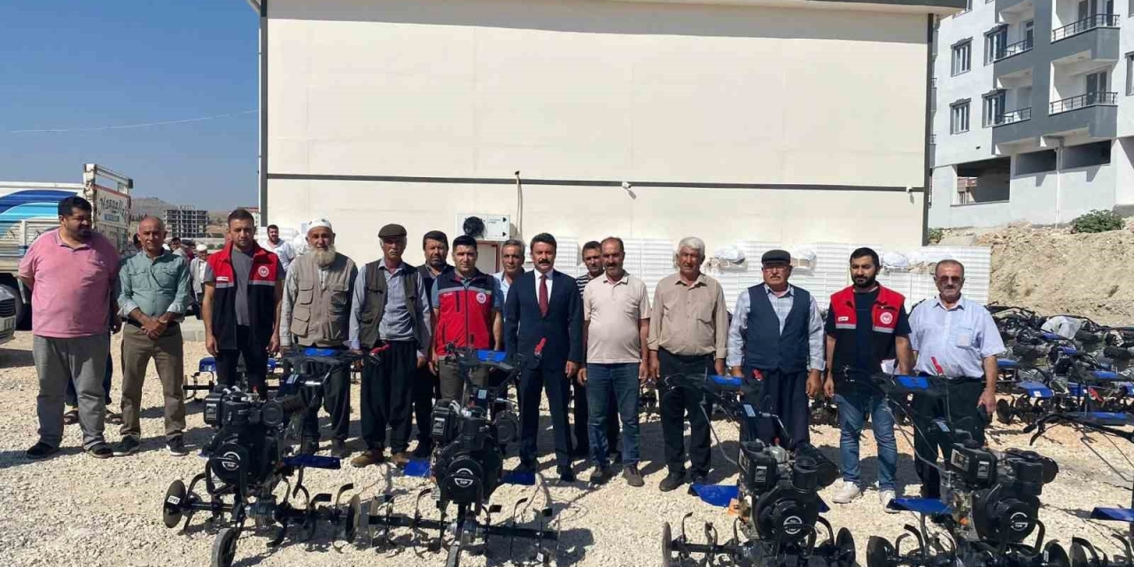 Besni’de Üretici Ve Fırıncılara Ekipman Desteği