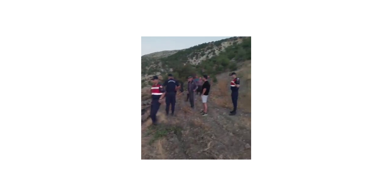 Kovalarla Su Taşıyan Köylüler Yangını Söndürdü