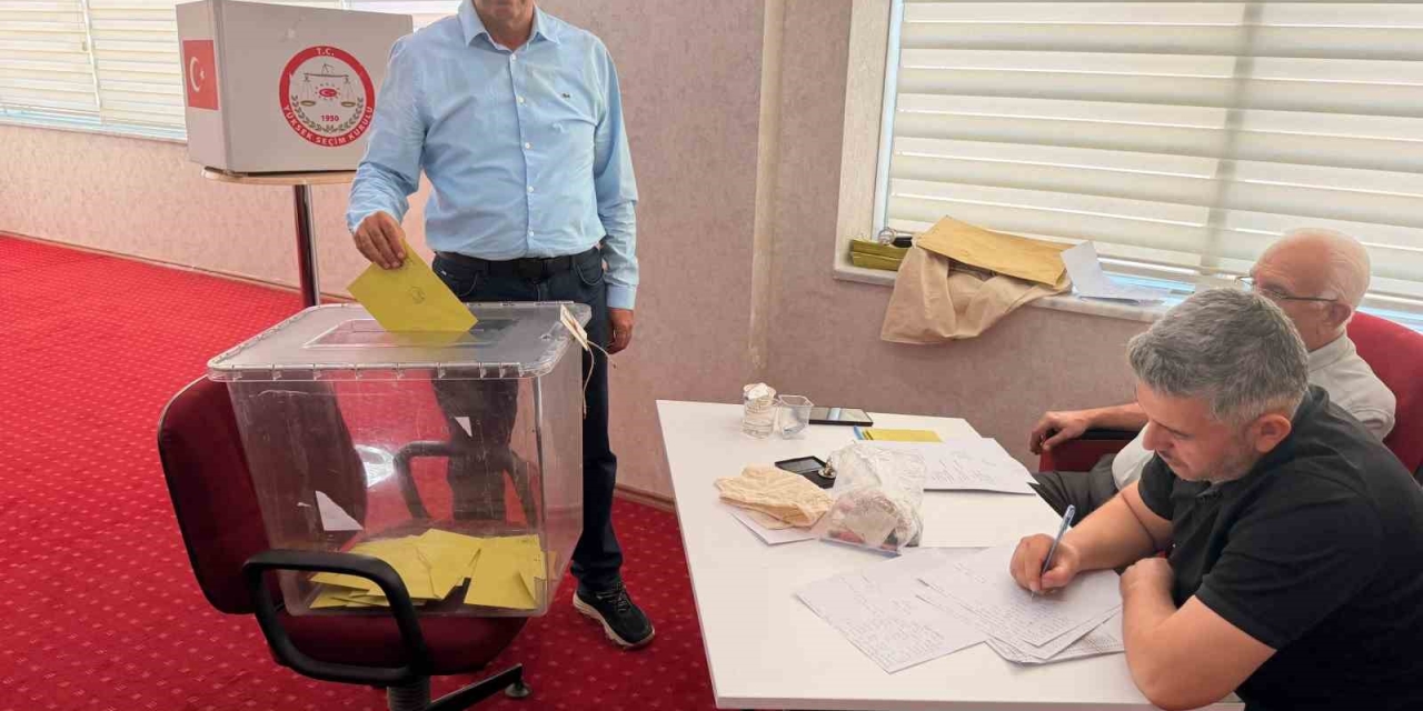 Adıyaman Veteriner Hekimleri Odasında Orhan Öztürk Güven Tazeledi
