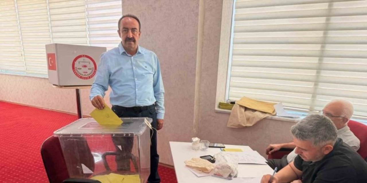 Adıyaman Veteriner Hekimleri Odasında Orhan Öztürk Güven Tazeledi