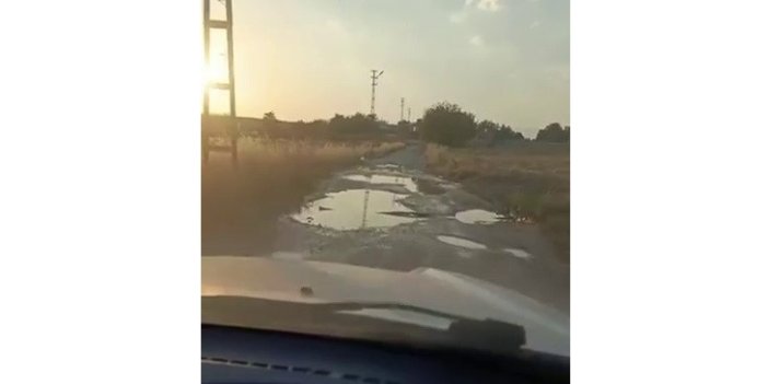 Köy Yolundaki Çökme Ve Çukurlar Sürücülere Zor Anlar Yaşatıyor