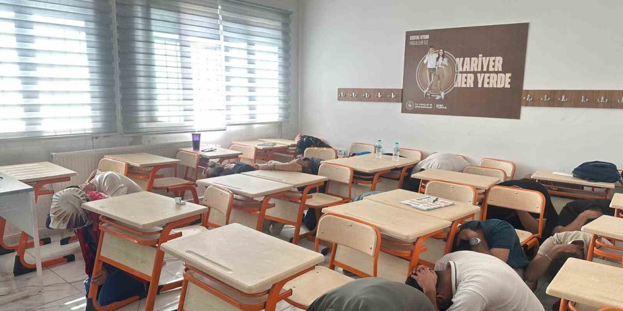 Çelikhan’da Gerçeğini Aratmayan Deprem Ve Yangın Tatbikatı