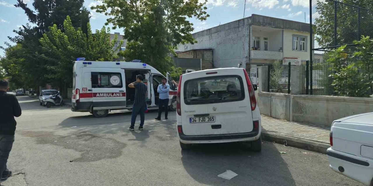Adıyaman’da Kamyonet İle Motosiklet Çarpıştı: 2 Yaralı