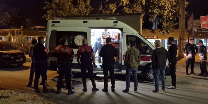 3 Kişinin Bıçaklı Saldırısına Uğrayan Genç Yaralandı
