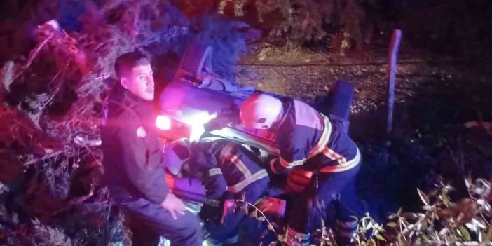 Kahta'da Otomobil Şarampole Yuvarlandı: 3 Yaralı