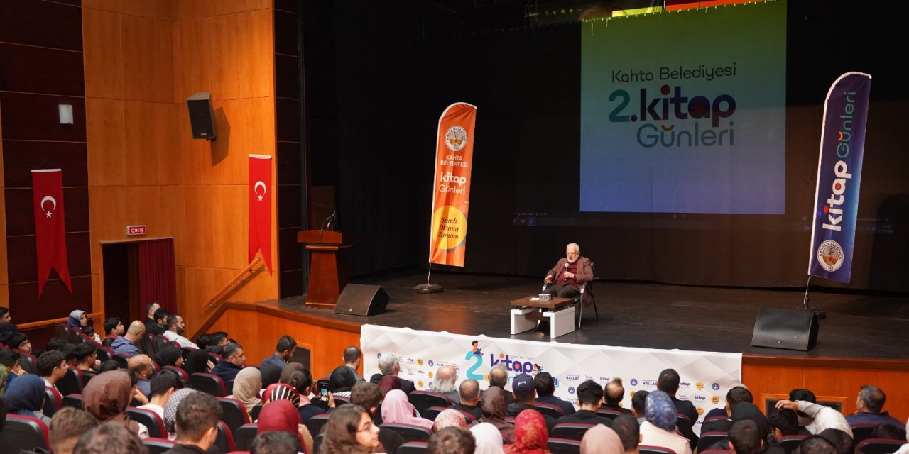 İhsan Süreyya Sırma, Kâhta 2. Kitap Günleri’nde Okurlarıyla Buluştu